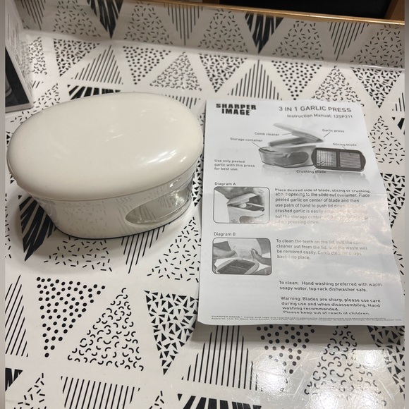 Sharper Image Garlic Press - Picture 3 of 7